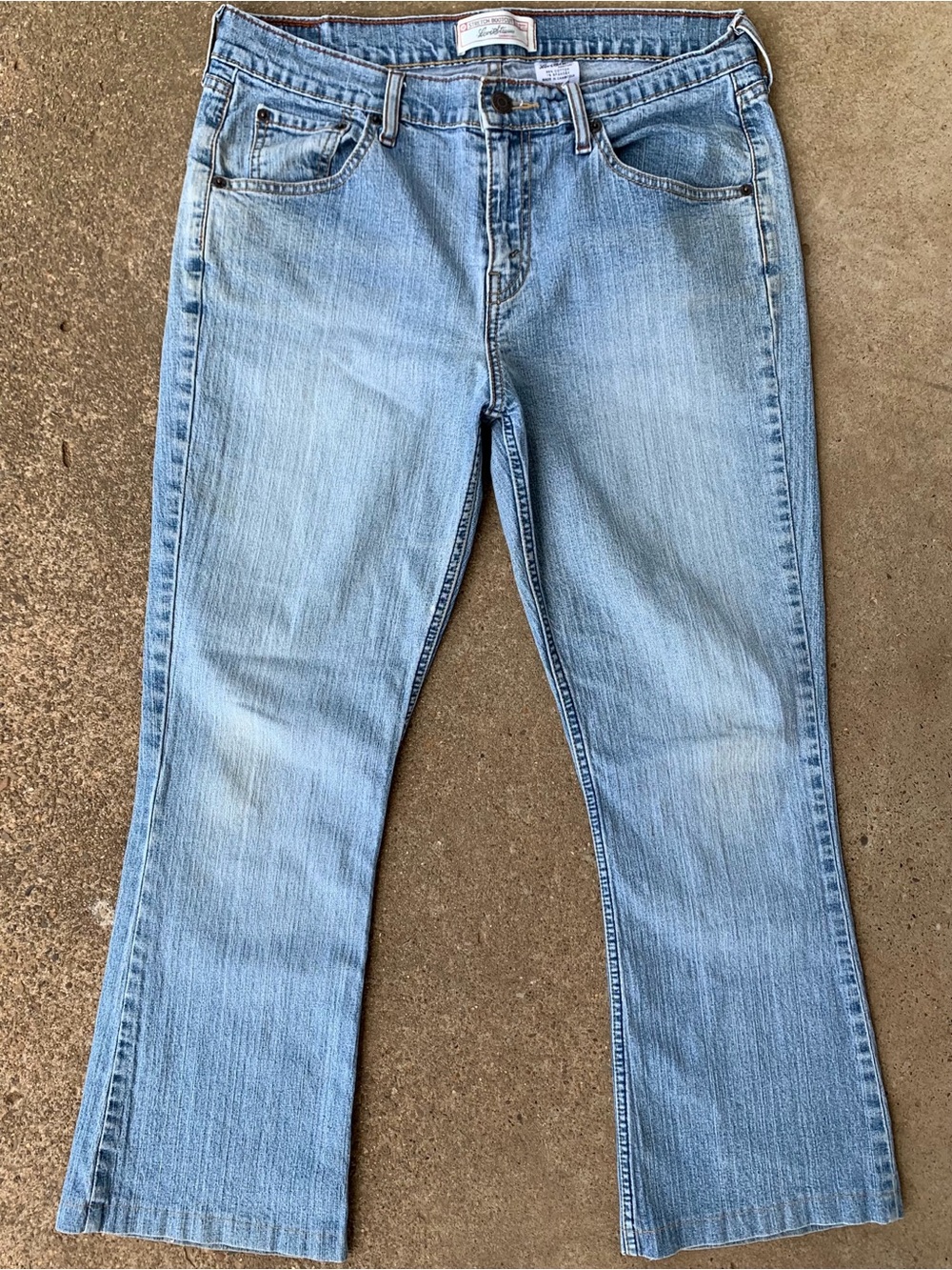 Levi Strauss Signature Stretch bootcut Women's Jeans Size 10 short light wash